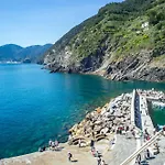 Maemuna Sea View * 韦尔纳扎