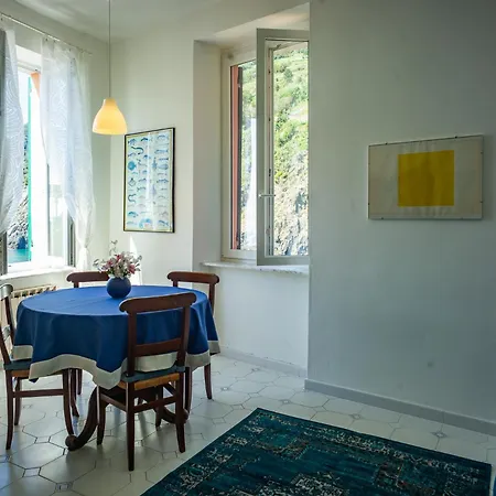 Maemuna Sea View * Βερνάτσα